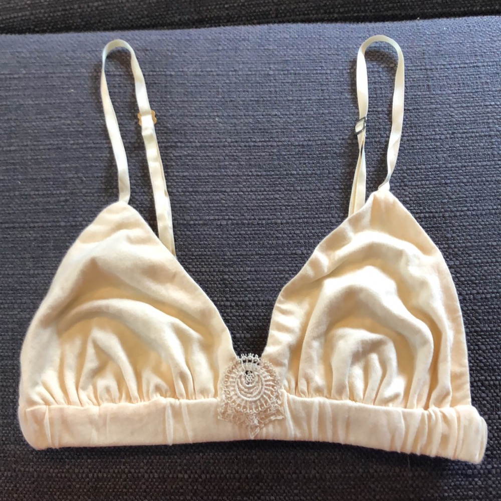 Undrest bralette in size 3 cream color